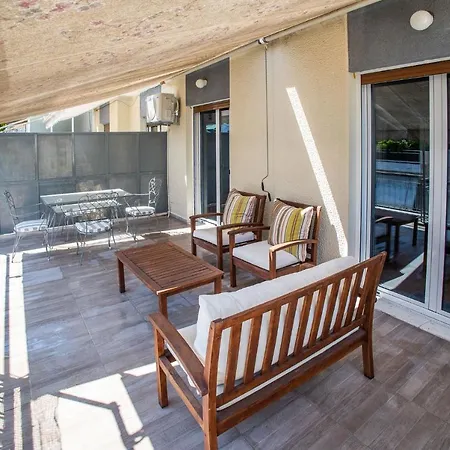 Modern & Stylish Flat In Pagrati *