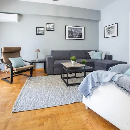 Apartment Modern & Stylish Flat In Pagrati *