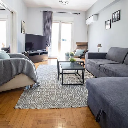 Modern & Stylish Flat In Pagrati Apartment *