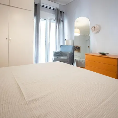 Modern & Stylish Flat In Pagrati
