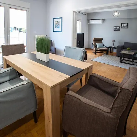 Apartment Modern & Stylish Flat In Pagrati *
